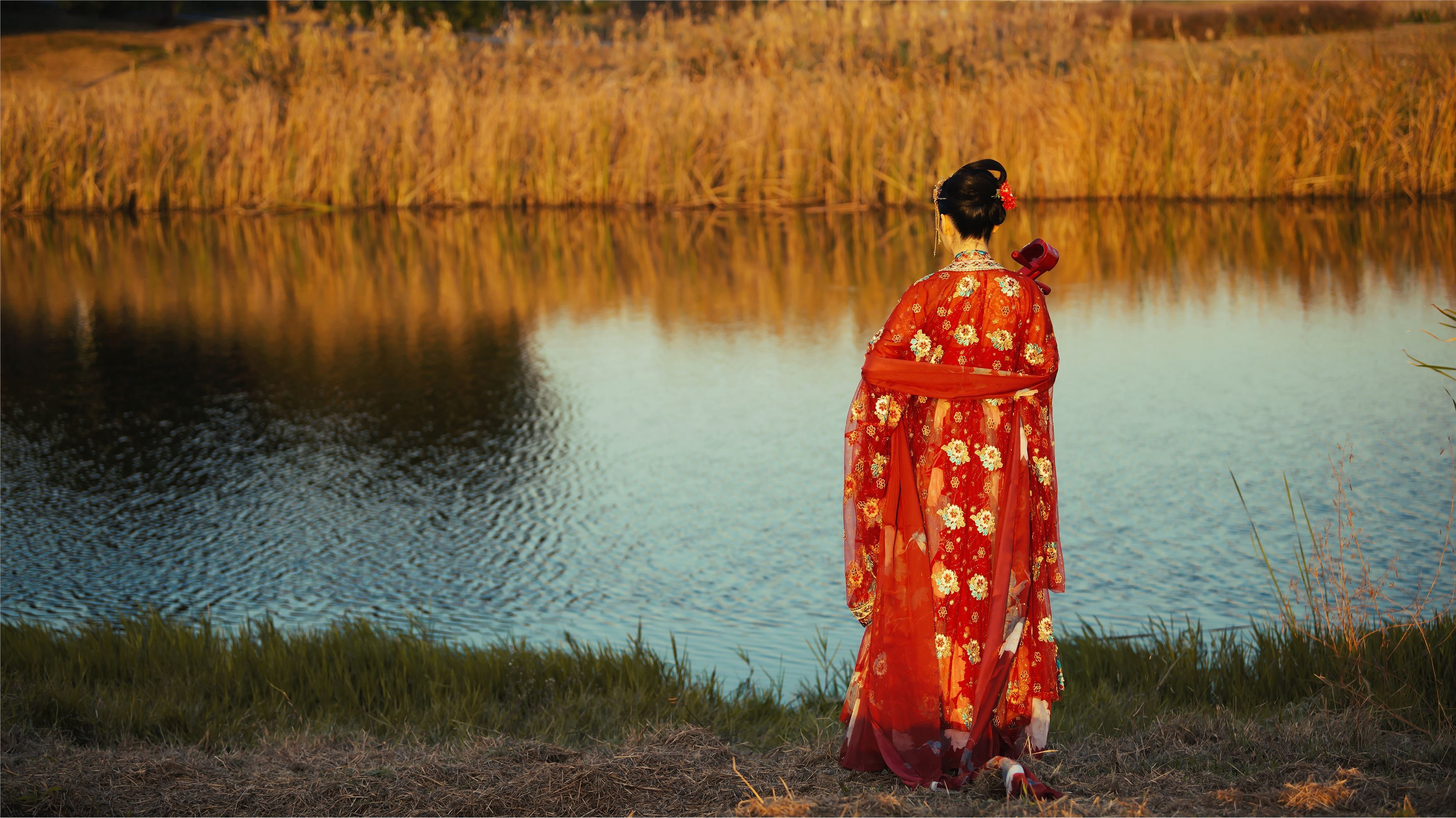 YITUYU Yi, 21.07.19 Reeds are keskeshi at night